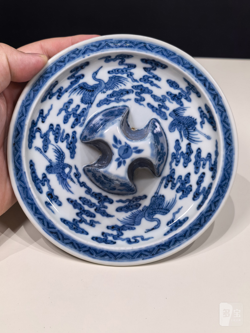 清乾隆 青花云鹤纹爵杯及江山一统爵盘一套 - 图19